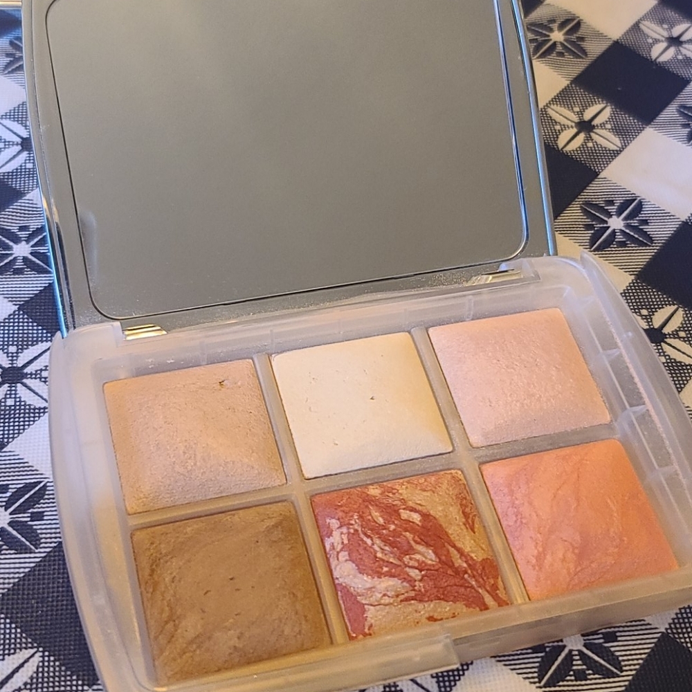 Hourglass Ambient Lighting Edit Ghost Palette